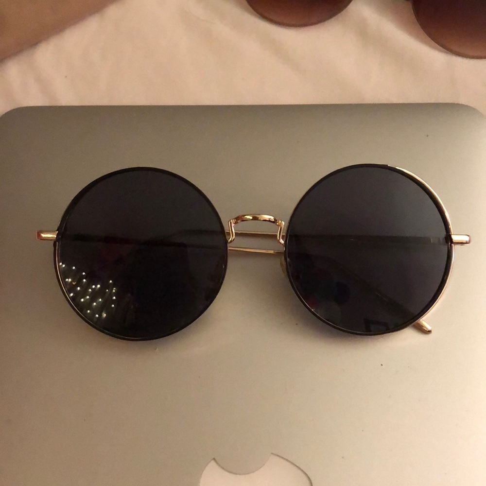 Circle sunglasses